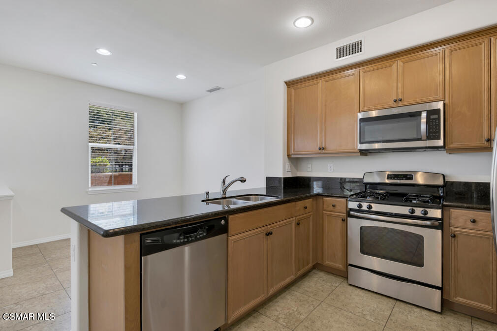 1618 Heywood Street E Property Photo 17