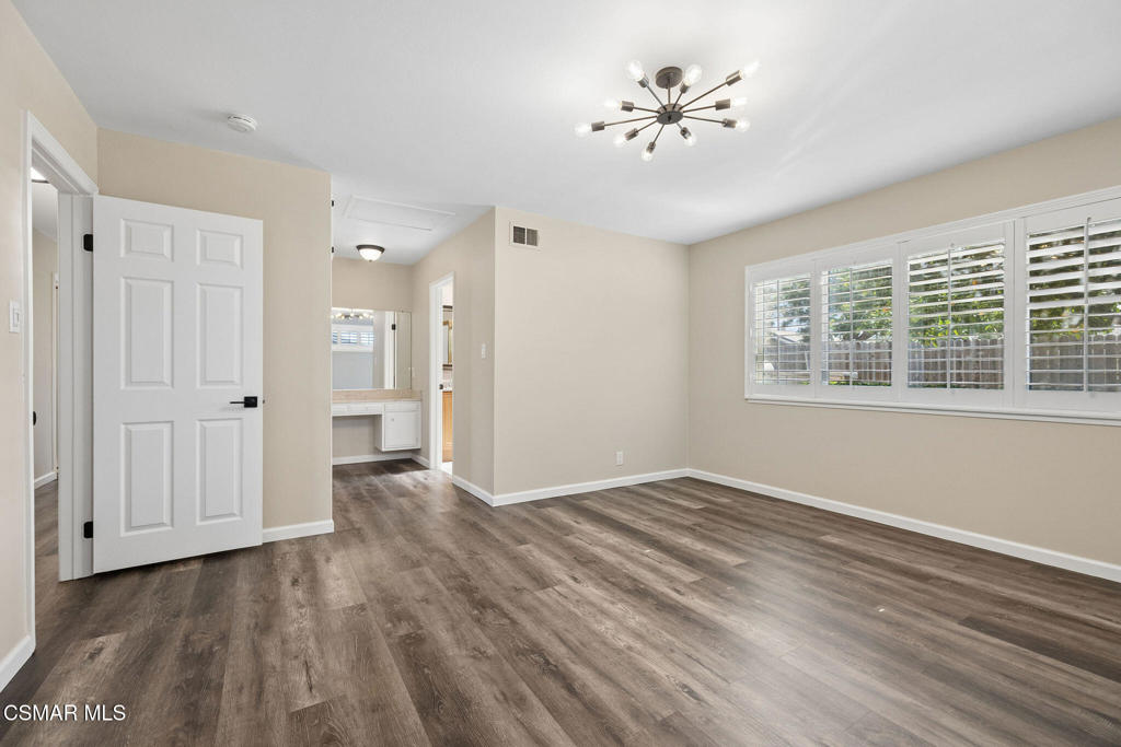 2066 Dwight Avenue Property Photo 33