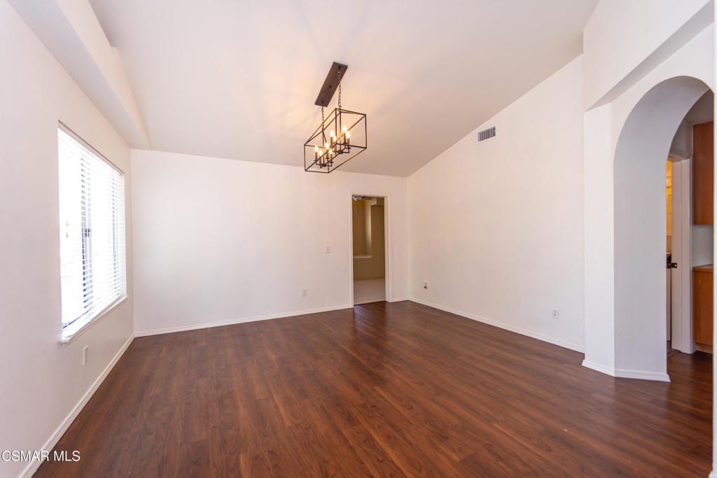 275 Ridgeton Lane B Property Photo 19