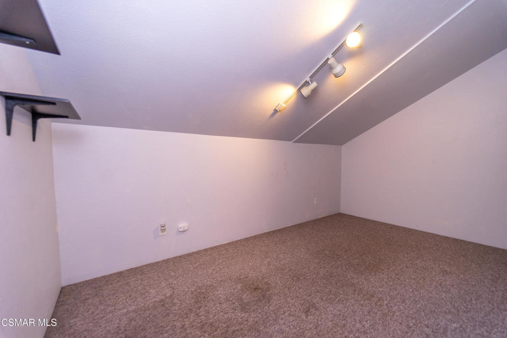 275 Ridgeton Lane B Property Photo 30