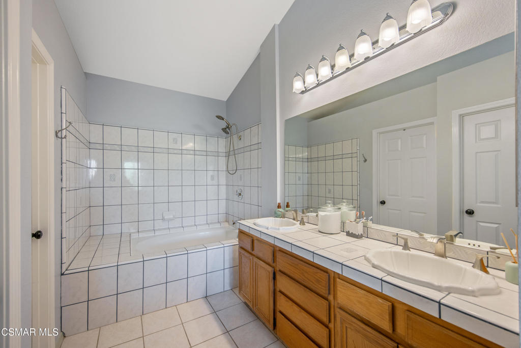 275 Ridgeton Lane B Property Photo 36