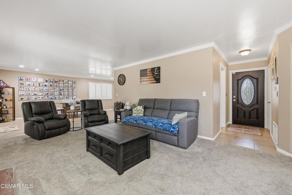 321 Pajaro Avenue N Property Photo 3