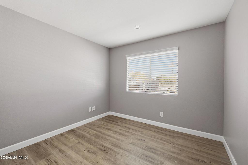 150 E Los Angeles Avenue 308 Property Photo 19