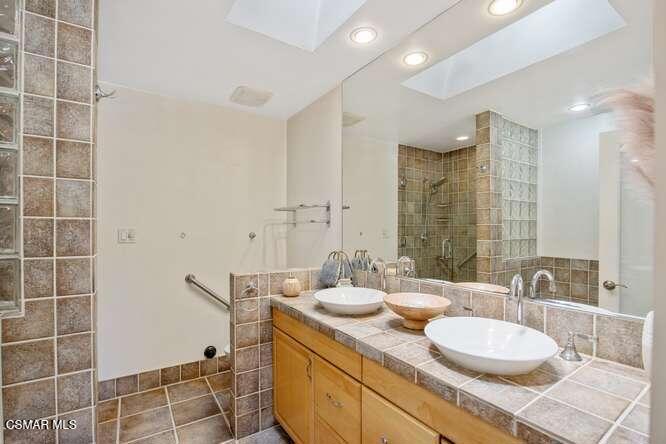 32040 Waterside Lane Property Photo 20