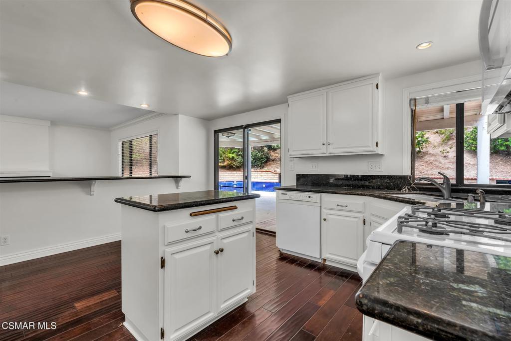 2594 Ridgebrook Place Property Photo 13