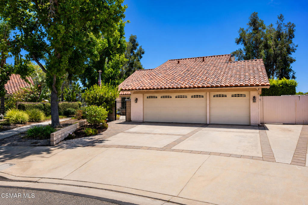 3374 Onyx Circle Property Photo 1