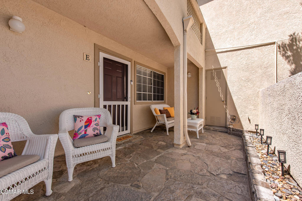 1245 Fitzgerald Road E Property Photo 5