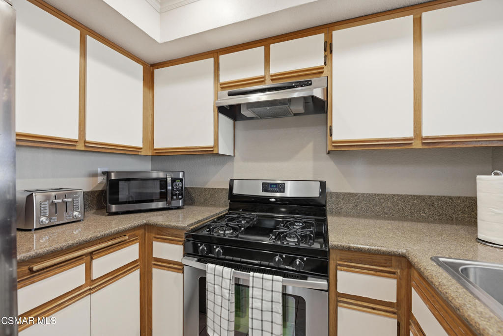 1245 Fitzgerald Road E Property Photo 11