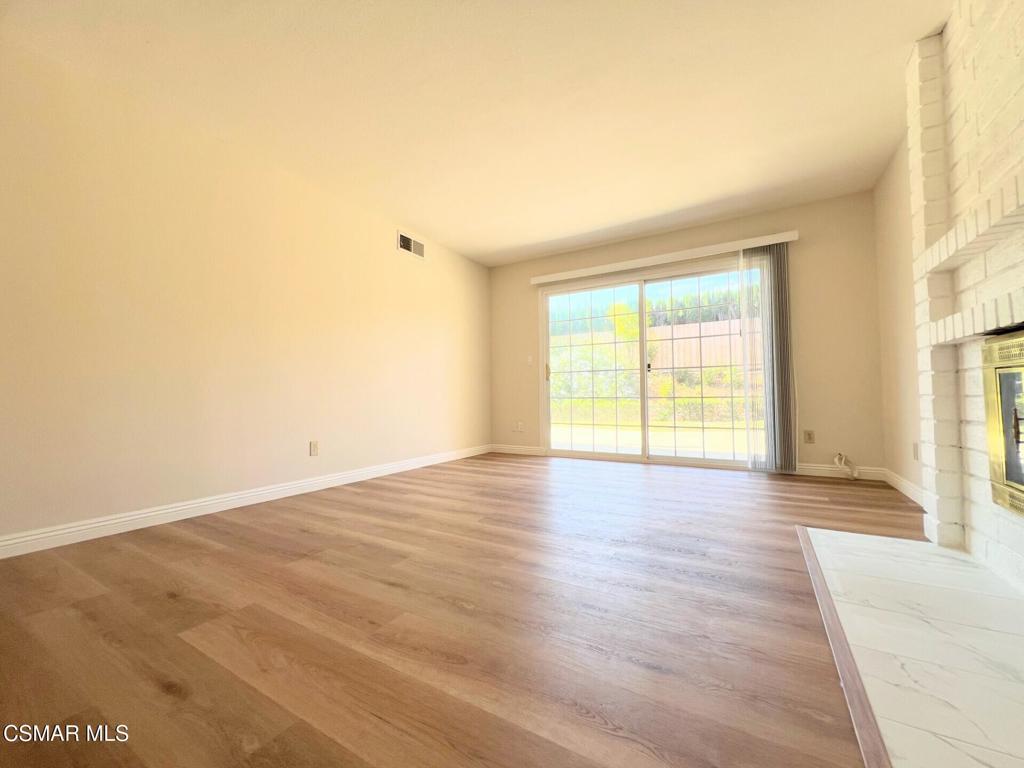 893 Lindawood Street Property Photo 9