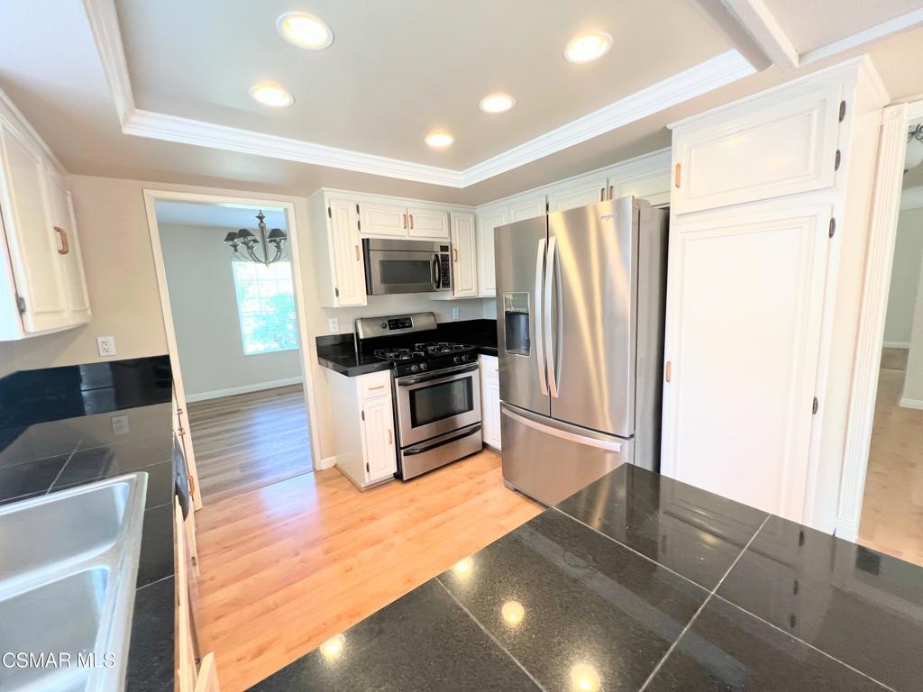 893 Lindawood Street Property Photo 12