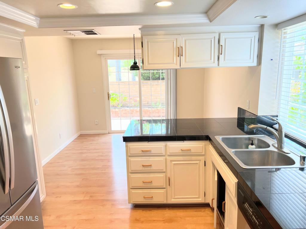 893 Lindawood Street Property Photo 13