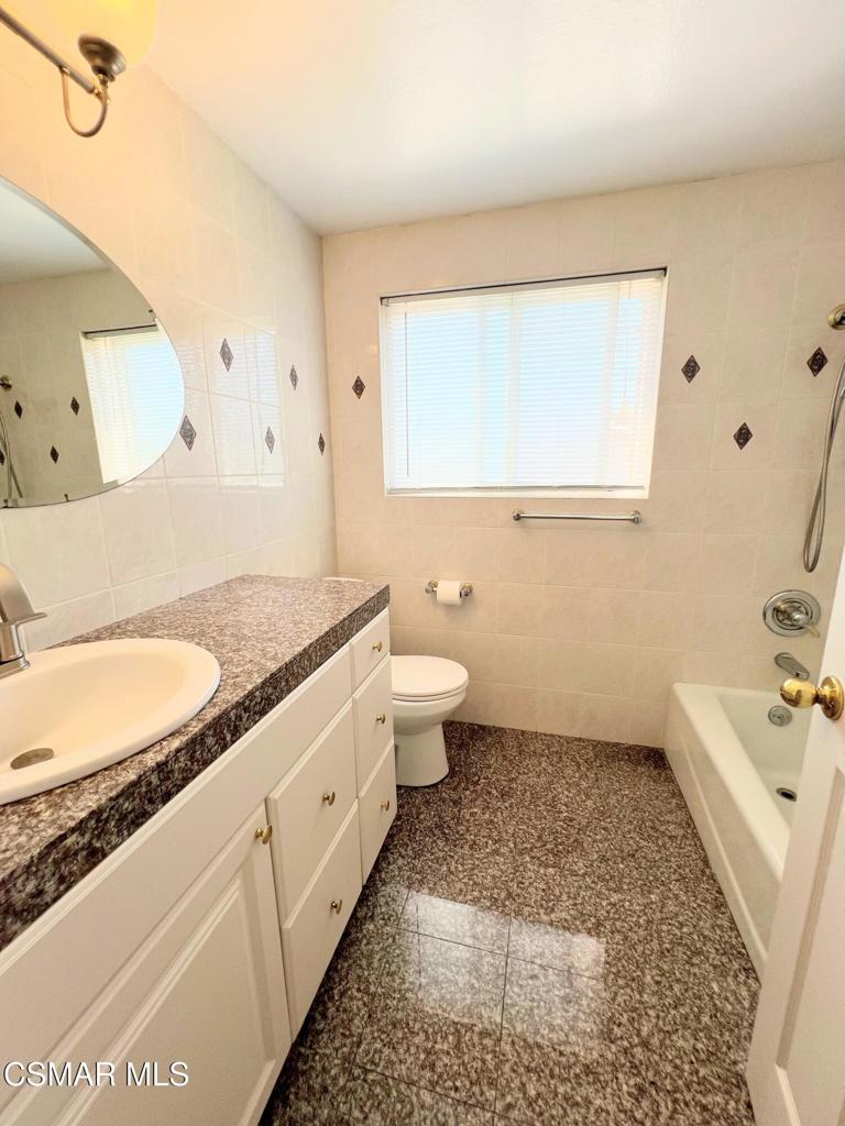893 Lindawood Street Property Photo 26
