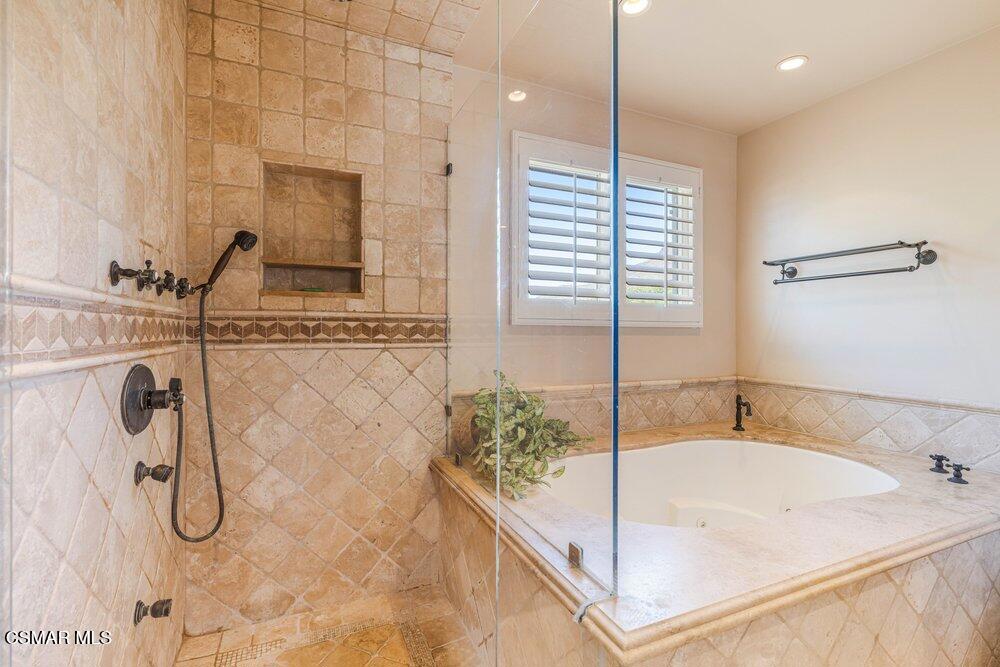 5301 Cedarhaven Drive Property Photo 4