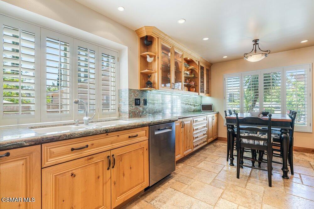 5301 Cedarhaven Drive Property Photo 16