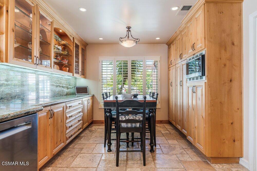 5301 Cedarhaven Drive Property Photo 18