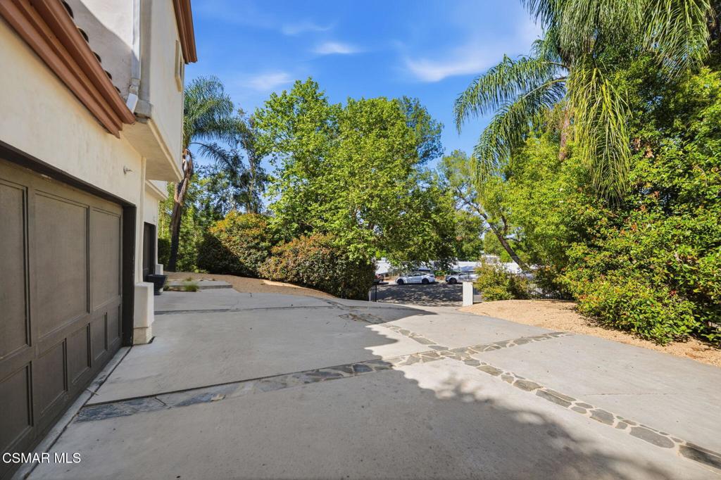 5536 Easterly Road Property Photo 4