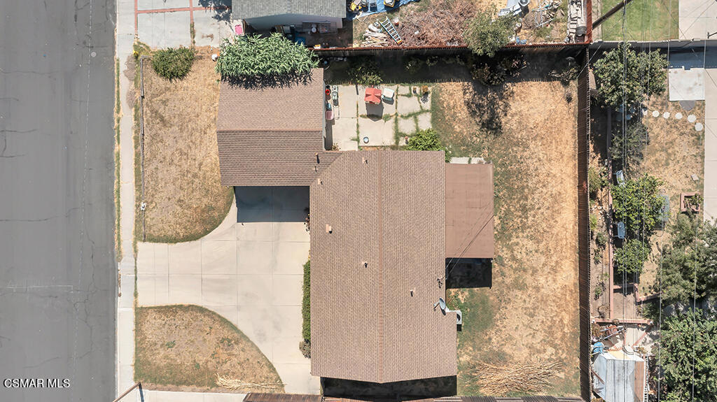 1735 Spence Street Property Photo 3