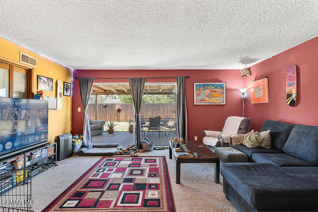 1735 Spence Street Property Photo 4