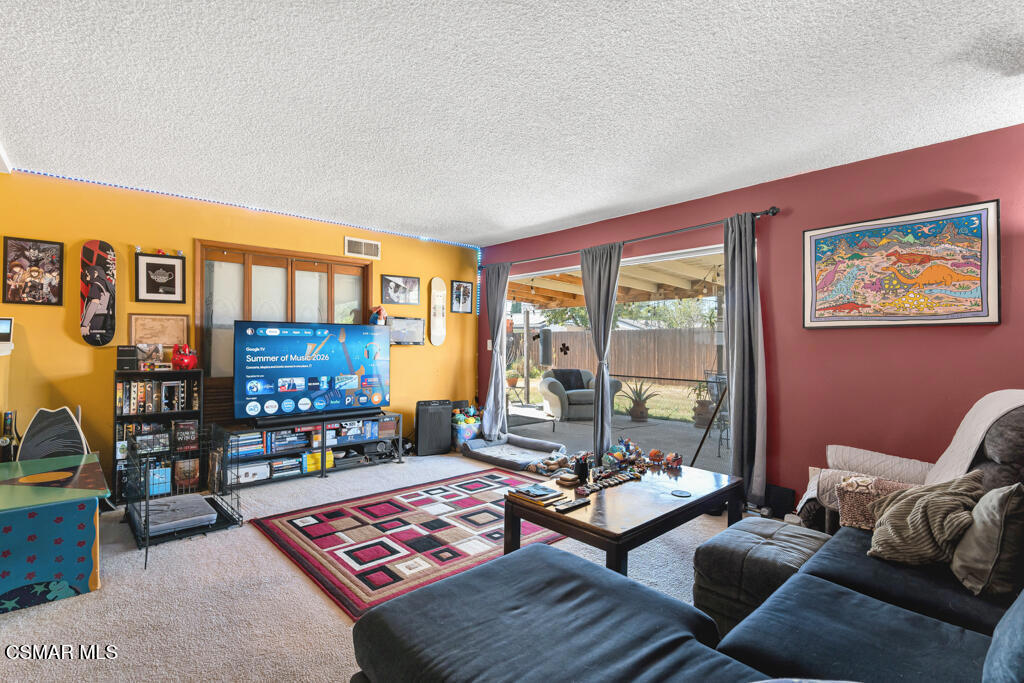 1735 Spence Street Property Photo 6