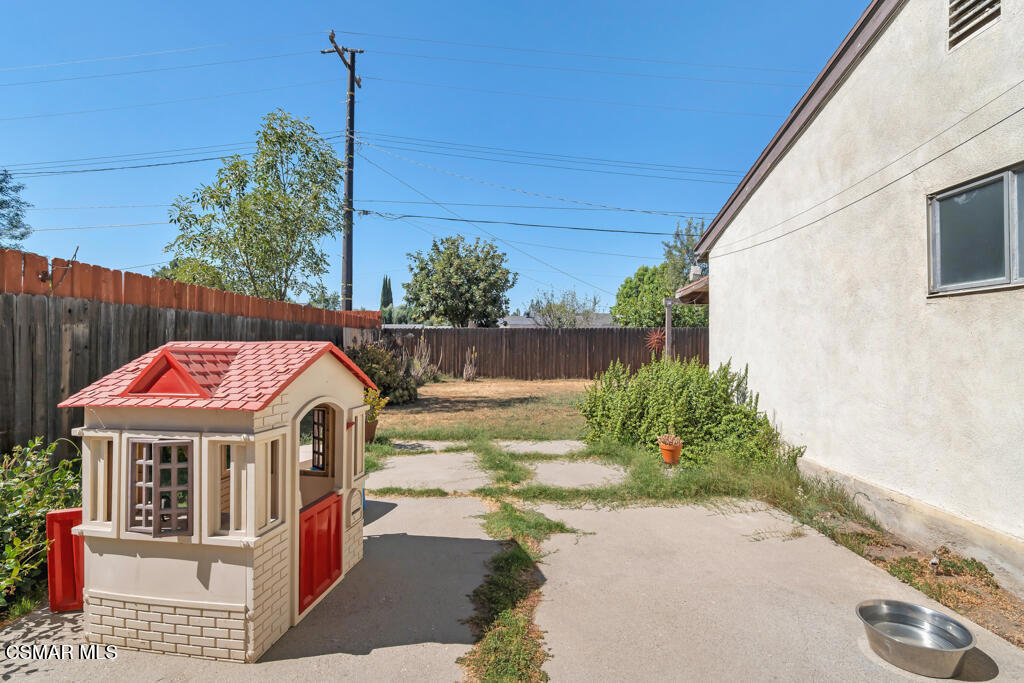 1735 Spence Street Property Photo 21