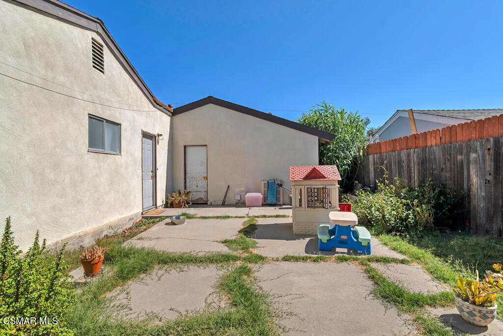 1735 Spence Street Property Photo 22