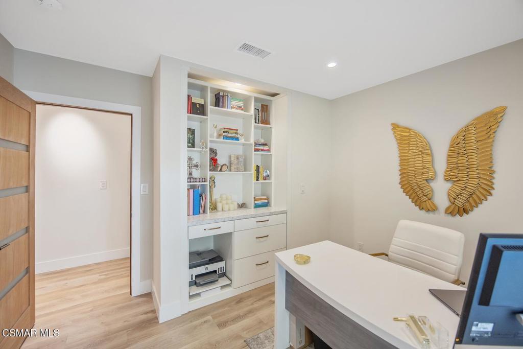 4430 Natoma Avenue Property Photo 35