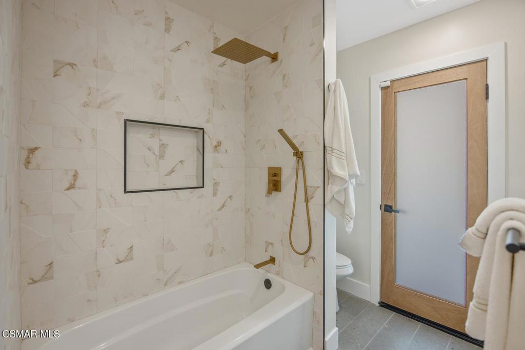 4430 Natoma Avenue Property Photo 37