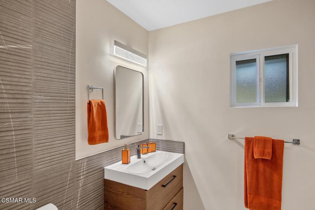 4430 Natoma Avenue Property Photo 41
