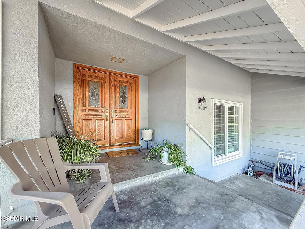 393 Larcom Street Property Photo 4