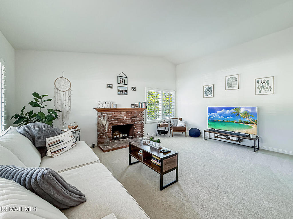 393 Larcom Street Property Photo 6