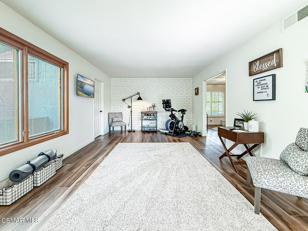 393 Larcom Street Property Photo 12