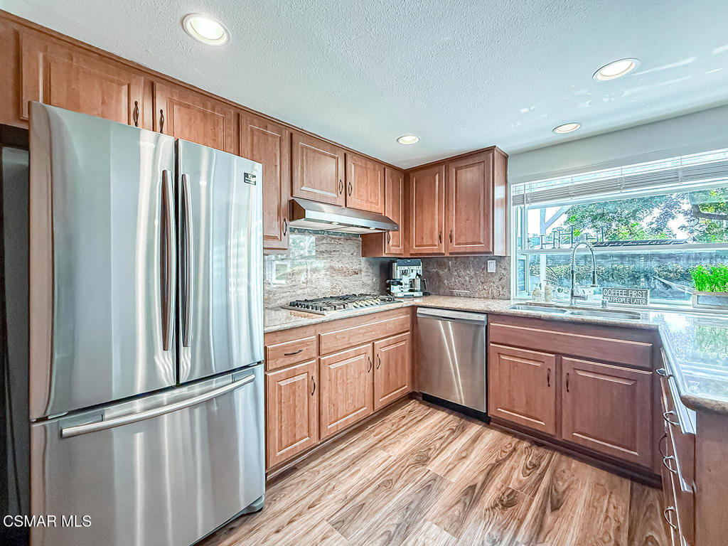 393 Larcom Street Property Photo 17