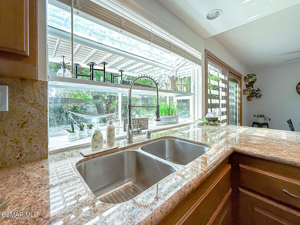 393 Larcom Street Property Photo 18