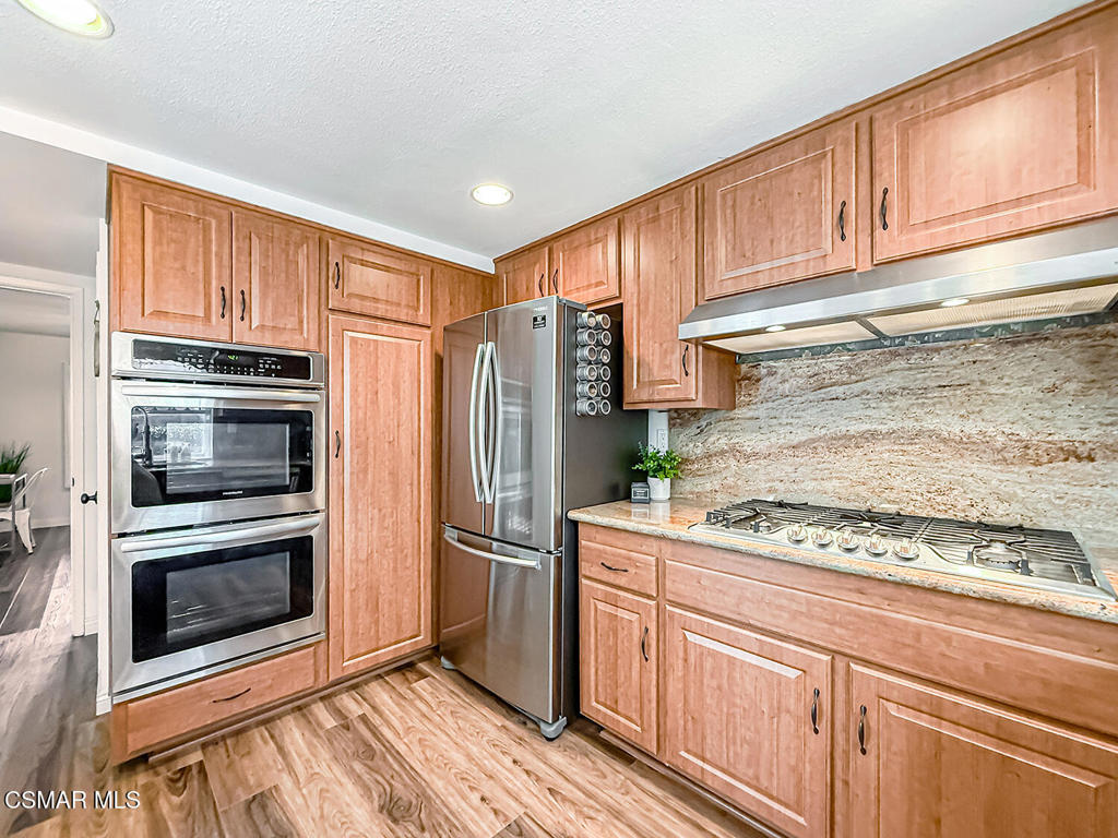 393 Larcom Street Property Photo 20