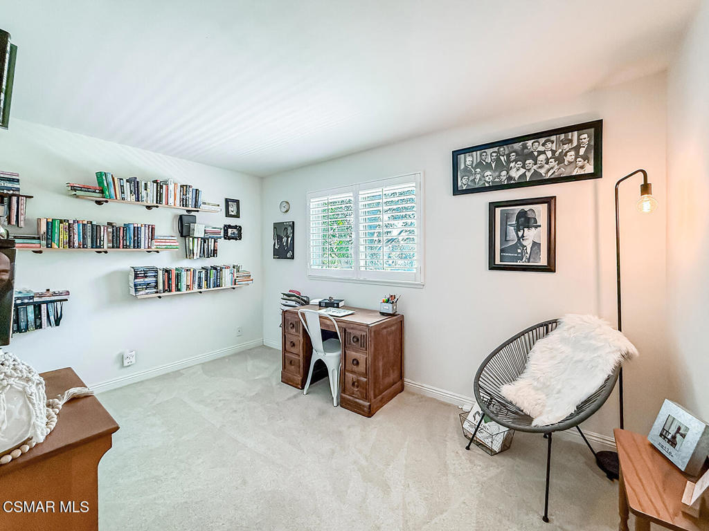 393 Larcom Street Property Photo 28