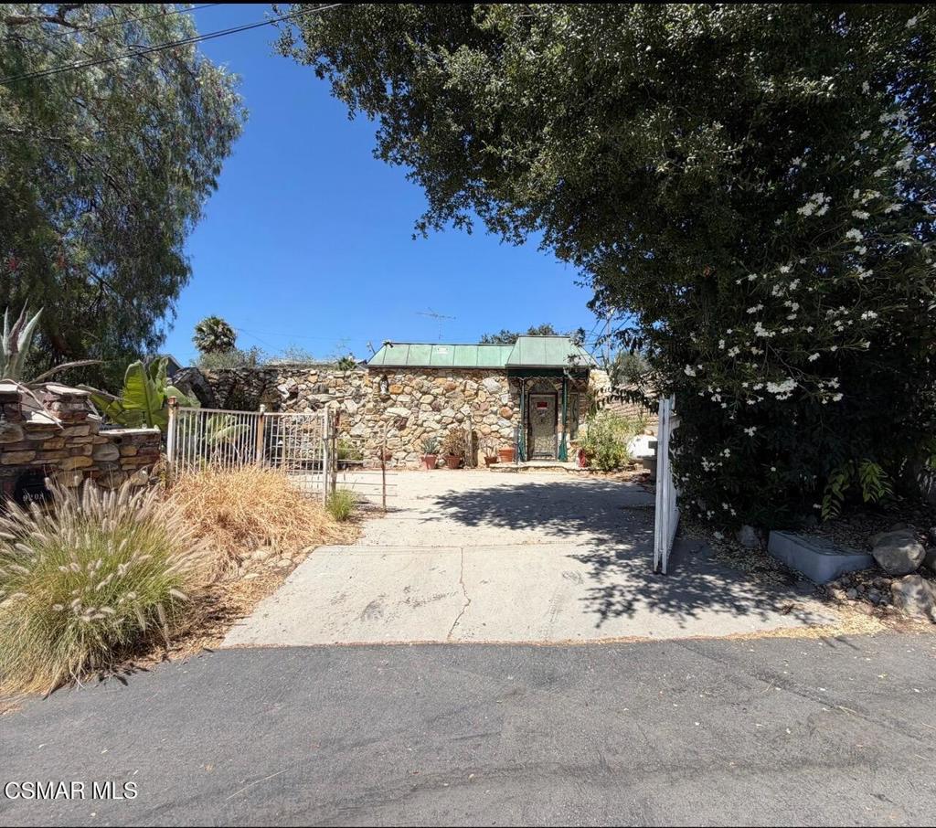 9208 Thompson Avenue Property Photo 1