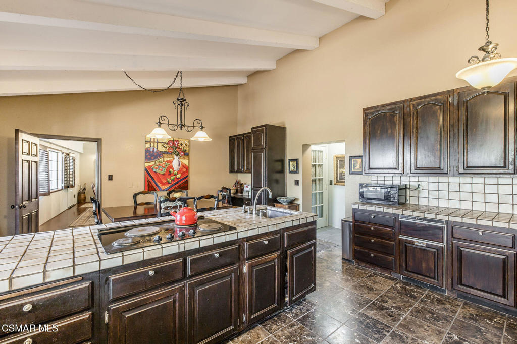 8000 Balcom Canyon Road Property Photo 21