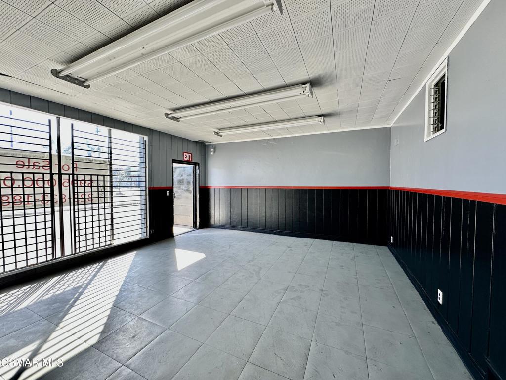 229 S Oxnard Property Photo 10