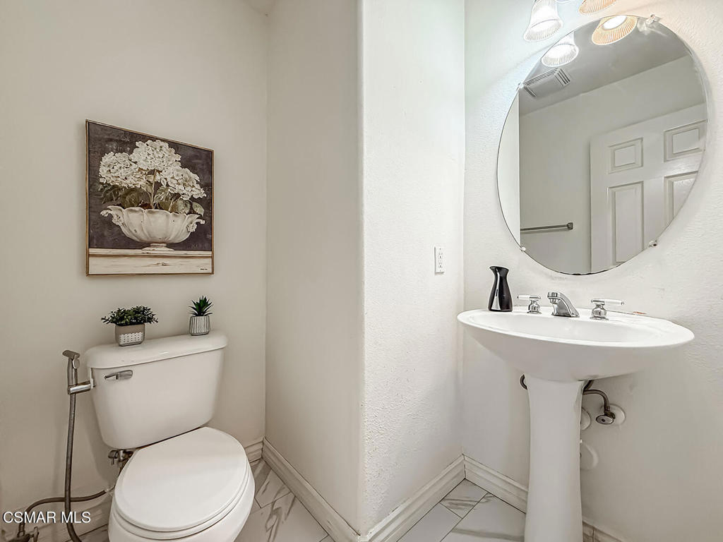 2710 Titania Place Property Photo 21