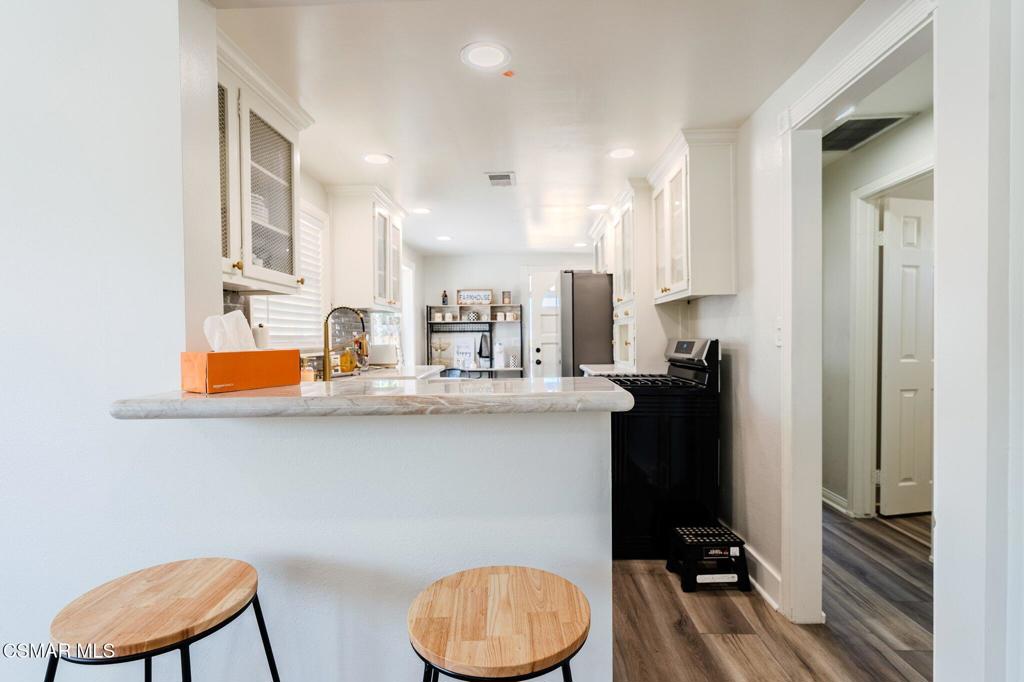 4475 Barnard Street Property Photo 12