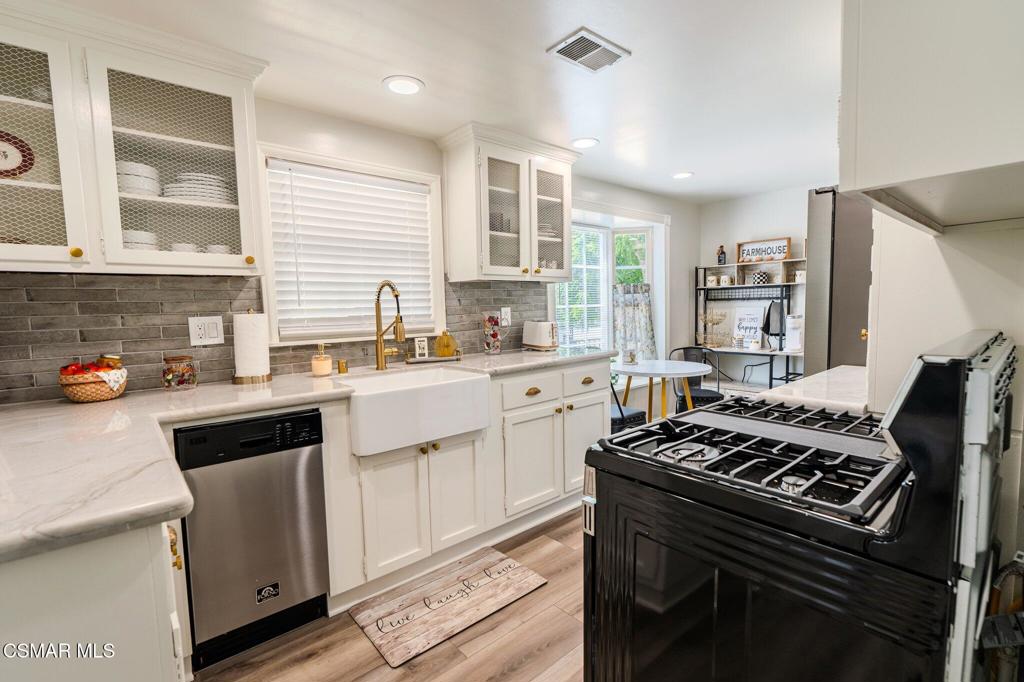 4475 Barnard Street Property Photo 40