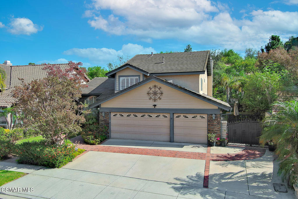 667 Azure Hills Drive Property Photo 2