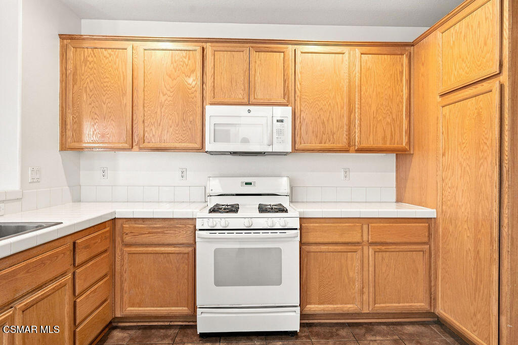 2493 Aurora Lane Property Photo 16