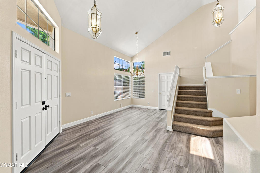 556 Myrtle Court Property Photo 4