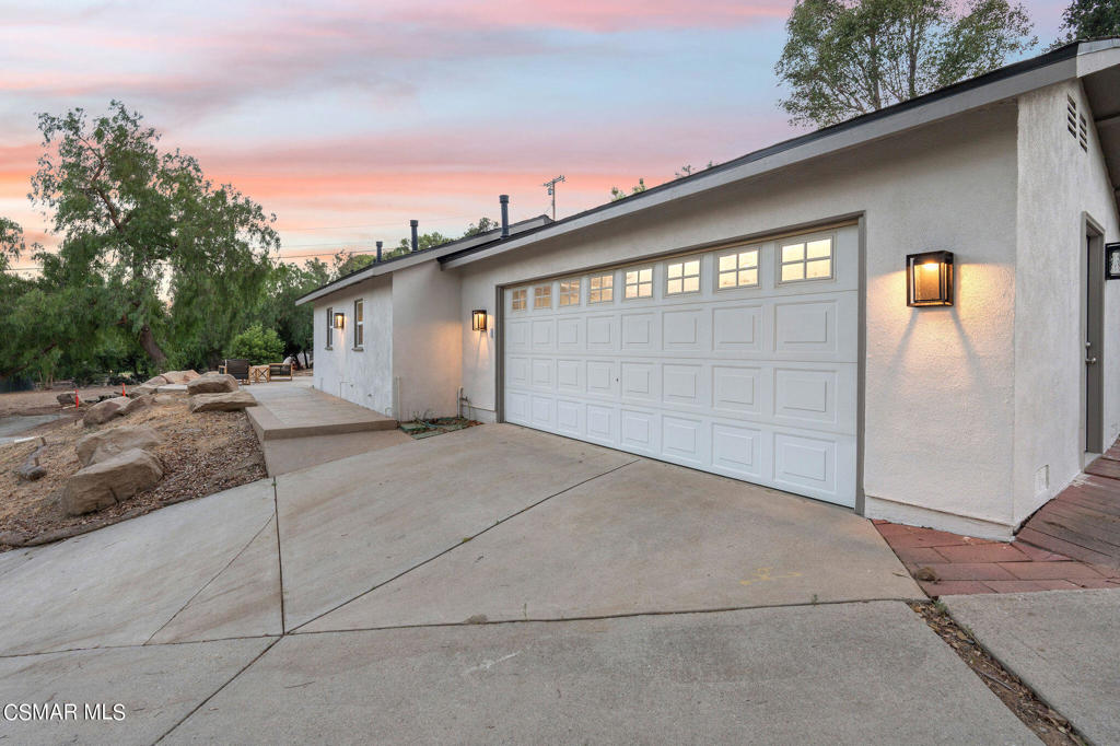 10869 Farralone Avenue Property Photo 3