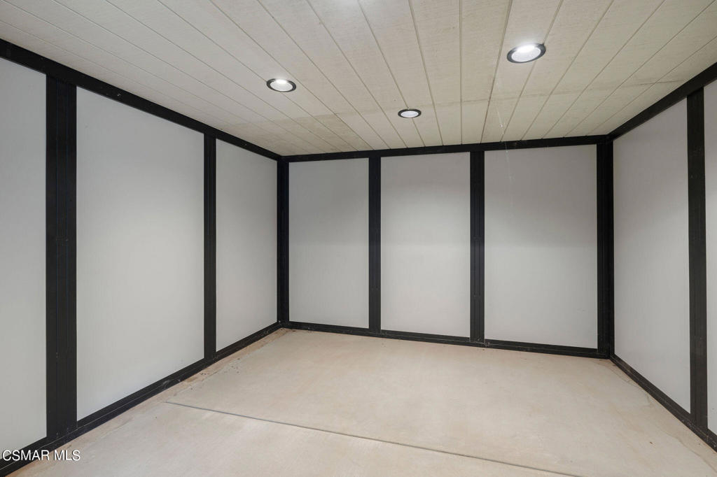 10869 Farralone Avenue Property Photo 8