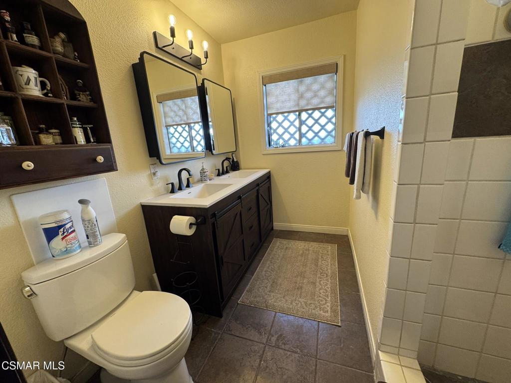 22900 Roscoe Boulevard Property Photo 13