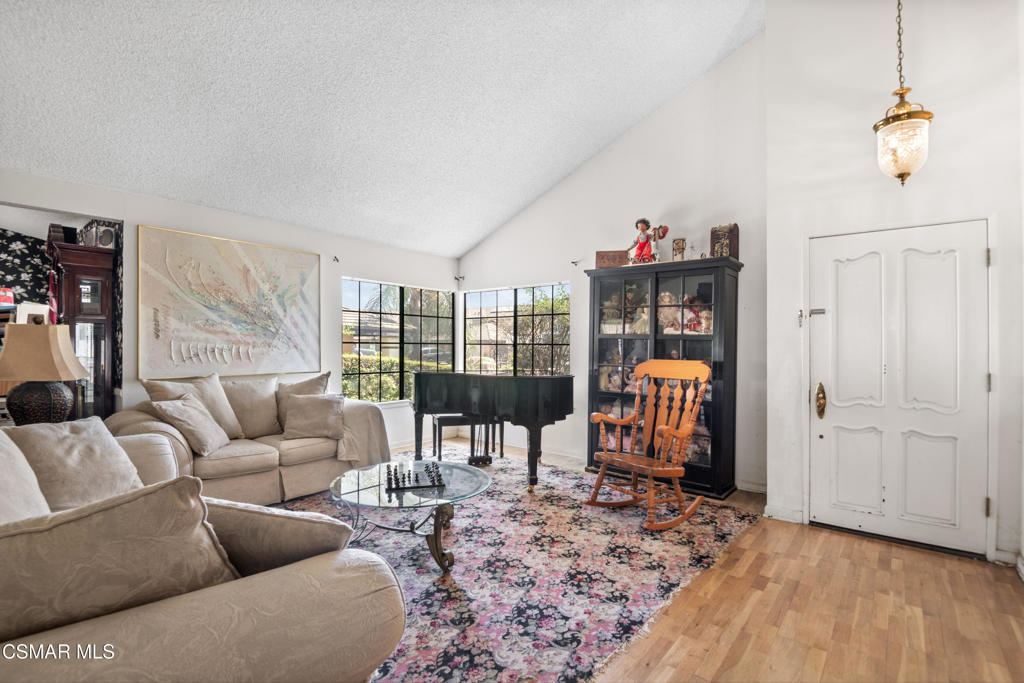 11519 Wildflower Court Property Photo 8