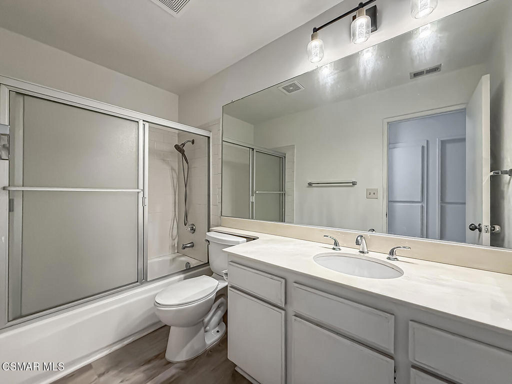 831 Catlin Street Property Photo 32