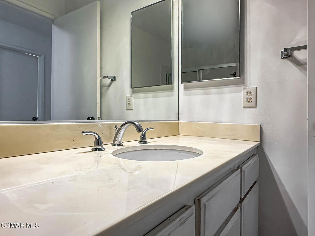831 Catlin Street Property Photo 33